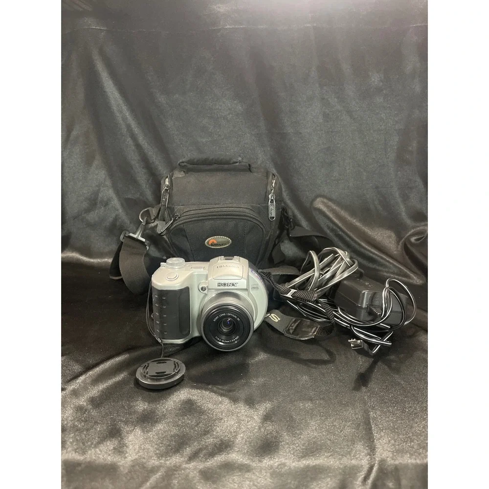 Sony CD Mavica Digital Camera Silver Bundle with Lowepro Bag and Charger